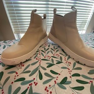 Vionic Brinkley Shoe, cream color, ankle boot
